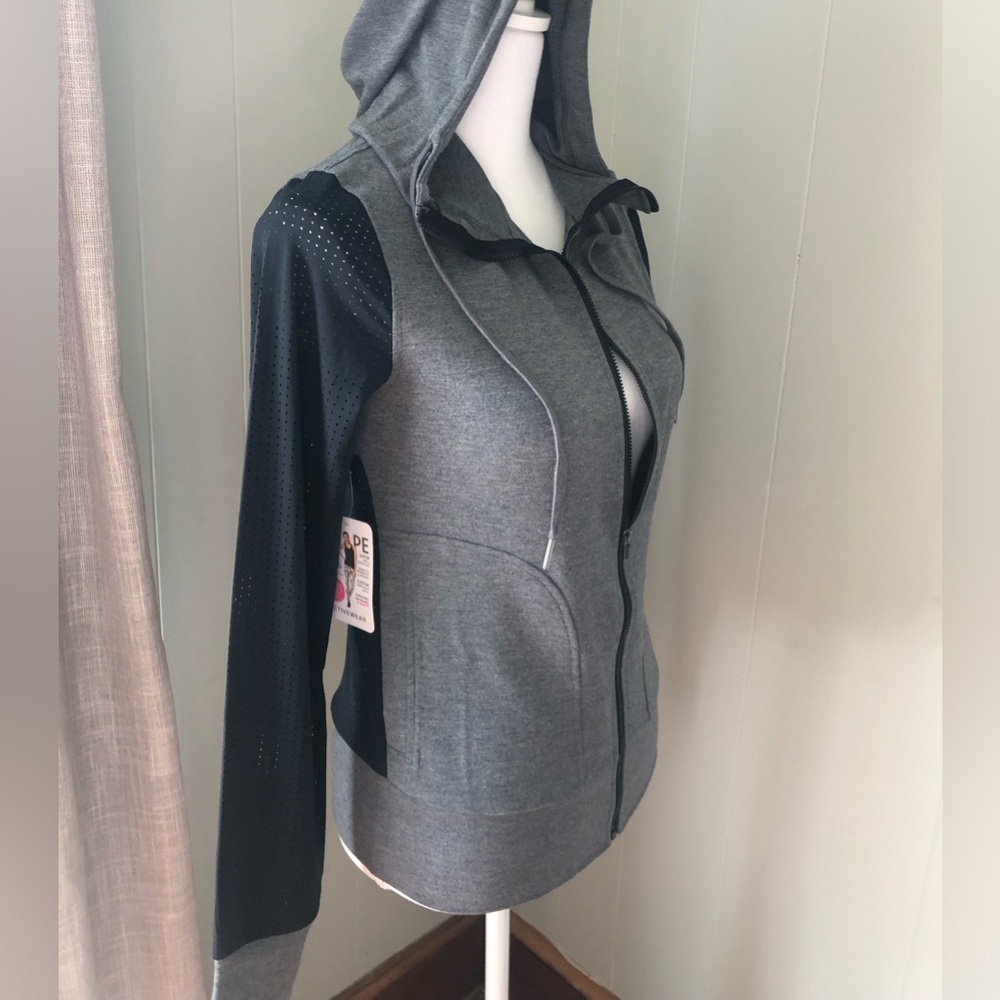 🌺CLEAR OUT ITEM🌺 ⭐️NWT Shape Active Hana fleece mesh jacket